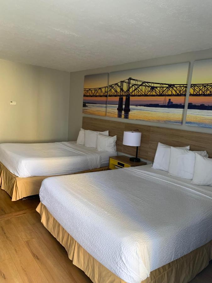 Queen Room with Two Queen Beds - Non-Smoking