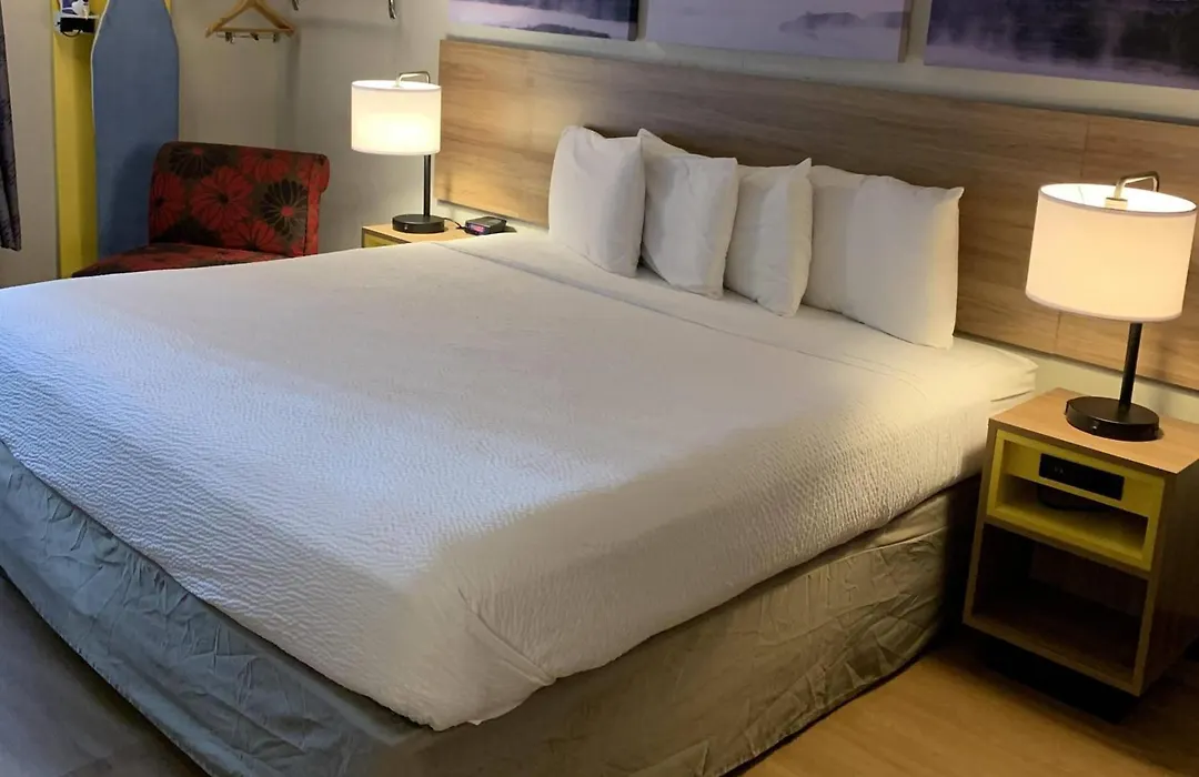 Days Inn By Wyndham Louisville Airport Fair And Expo Center-1